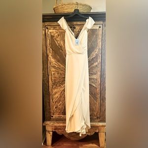 David’s Bridal Size 4 champagne chiffon sweet heart bridesmaid dress